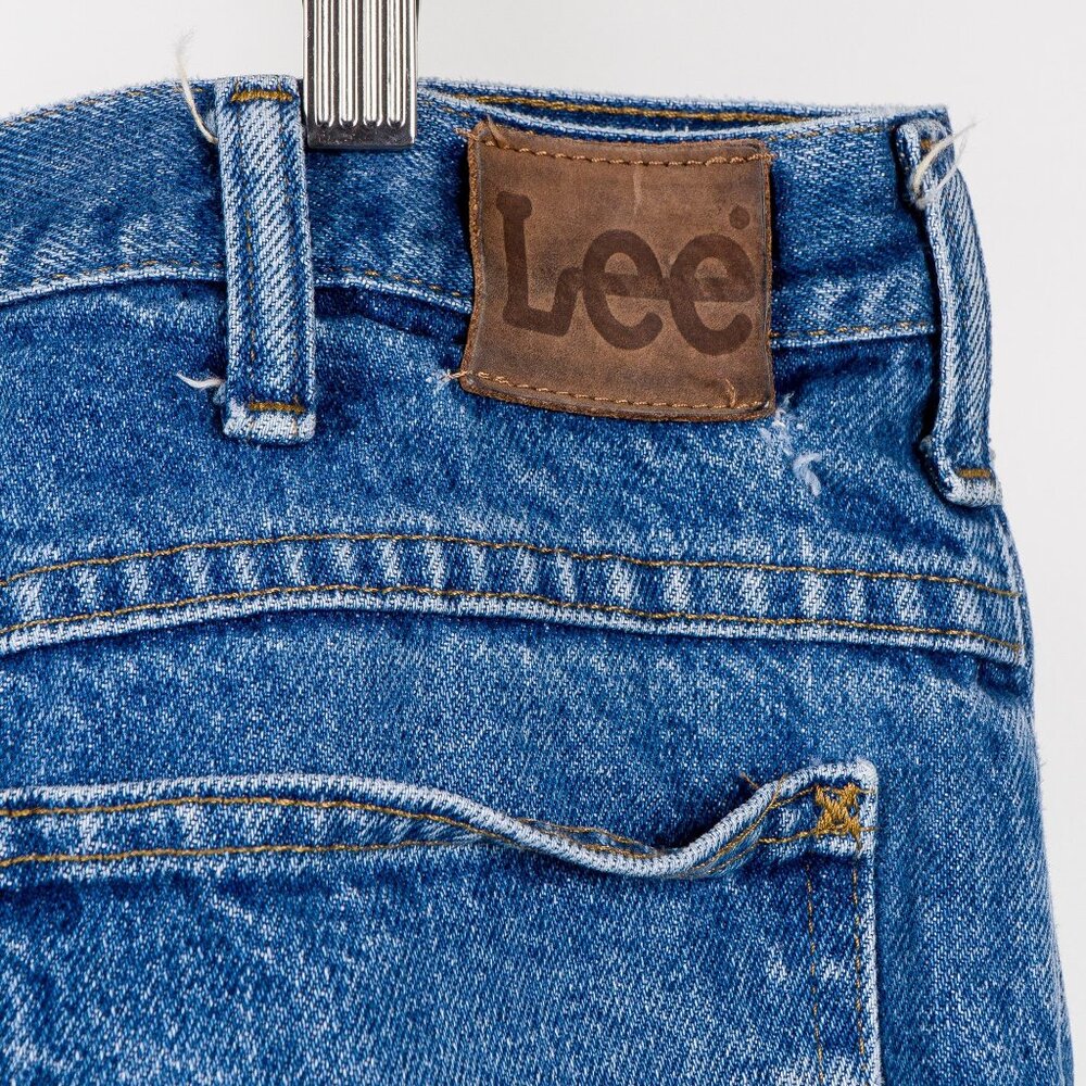 Lee Jeans Mens 38x30 Straight Fit Medium Wash Blue Denim Whiskers 100% Cotton - Picture 5 of 7